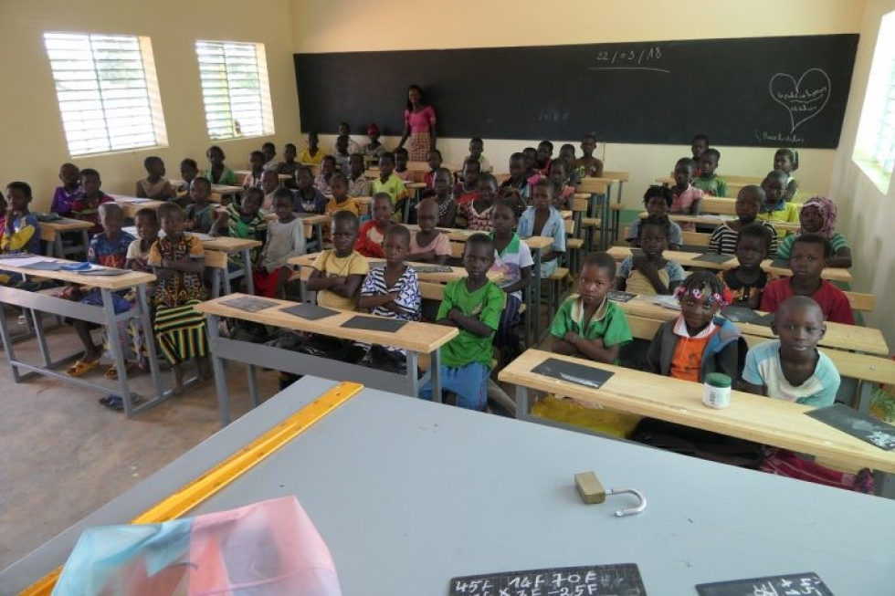 Les élèves de l'école de Sidi B dans les nouveaux locaux